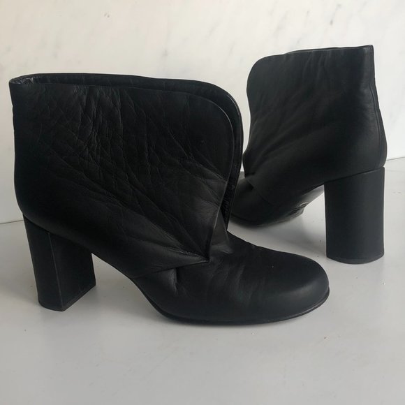 Black Leather Ankle boots - Picture 3 of 16